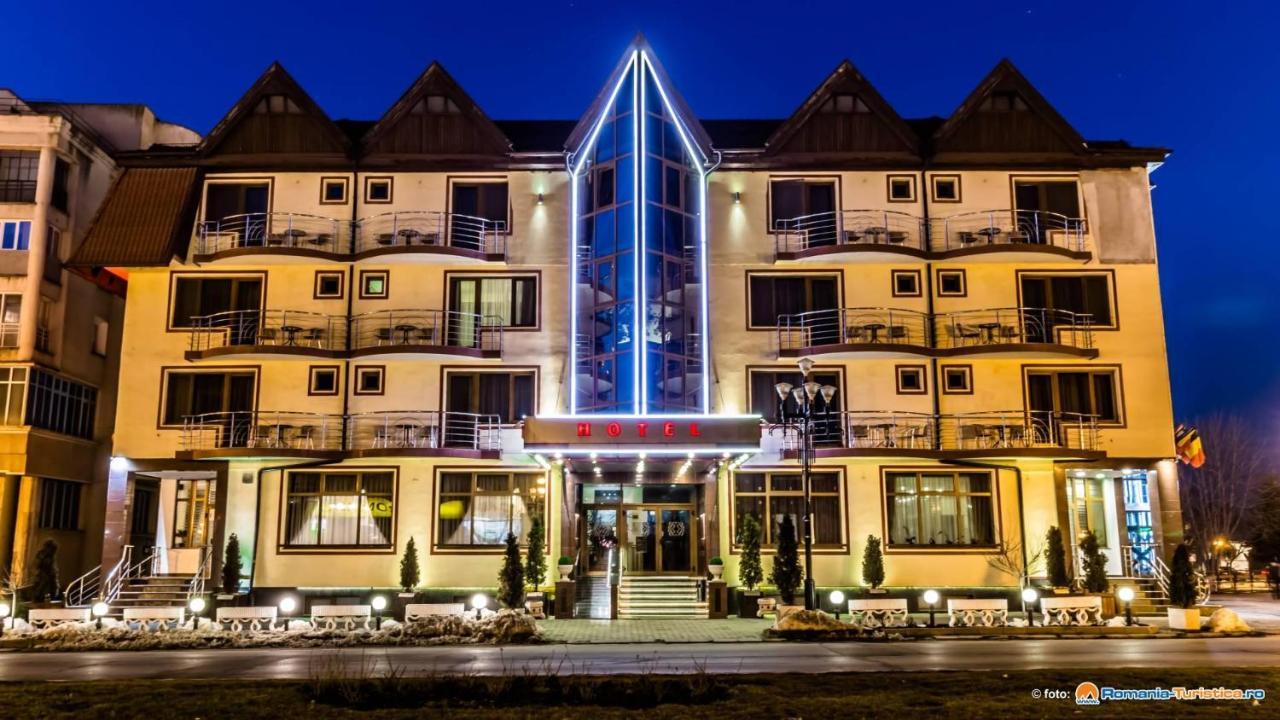 Hotel Bulevard Făgăraş Exterior foto